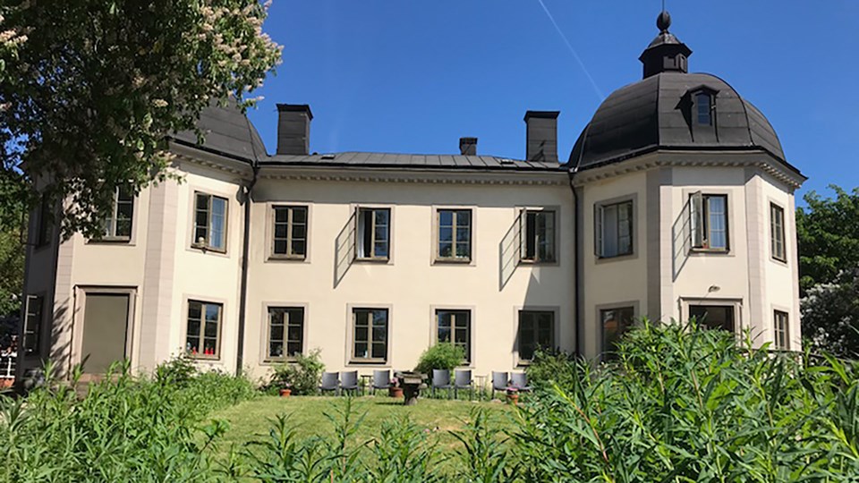 Blecktornets hus och trädgård.